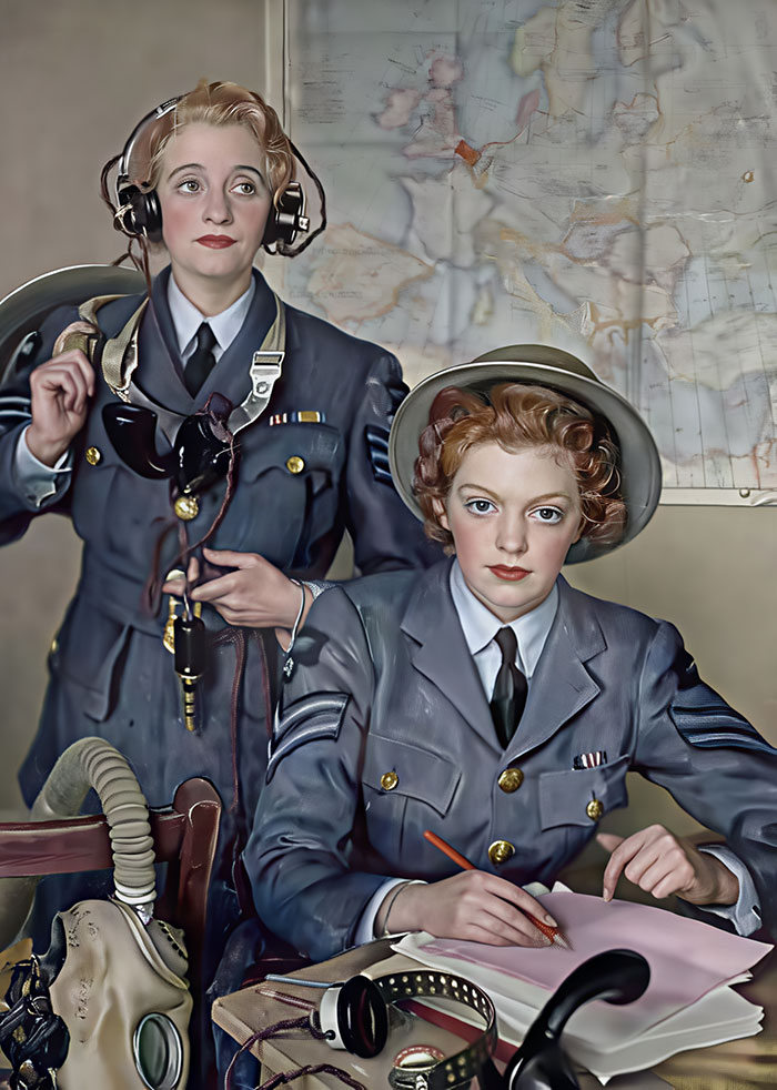 World War II Women's Heroic Posture - Moments in the Female Communication Room